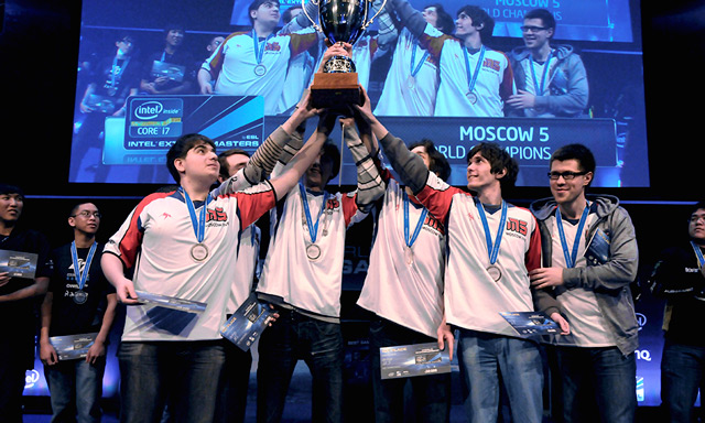 LPL春季赛今日首发名单：Uzi仍未首发 Ale大战TheShy