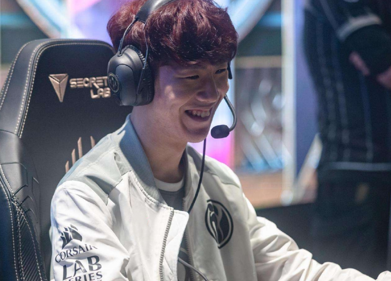 【赛后战报】就在今天！FPX野核接管比赛2：1击败NIP